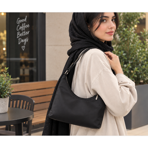 کیف زنانه دوشی مدل هلالی تک زیپ