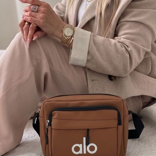 کیف دوشی زنانه اسپرت و کژوال مناسب استایل روزانه